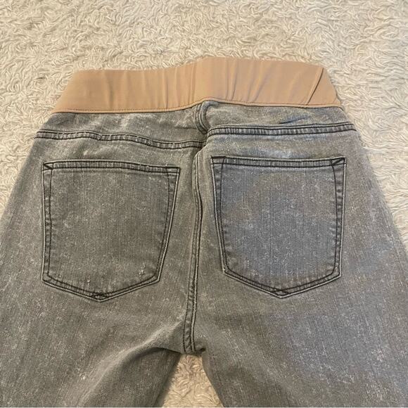 Gap Maternity Always Skinny Grey Acid Wash Jeans Size 28 - Picture 6 of 7